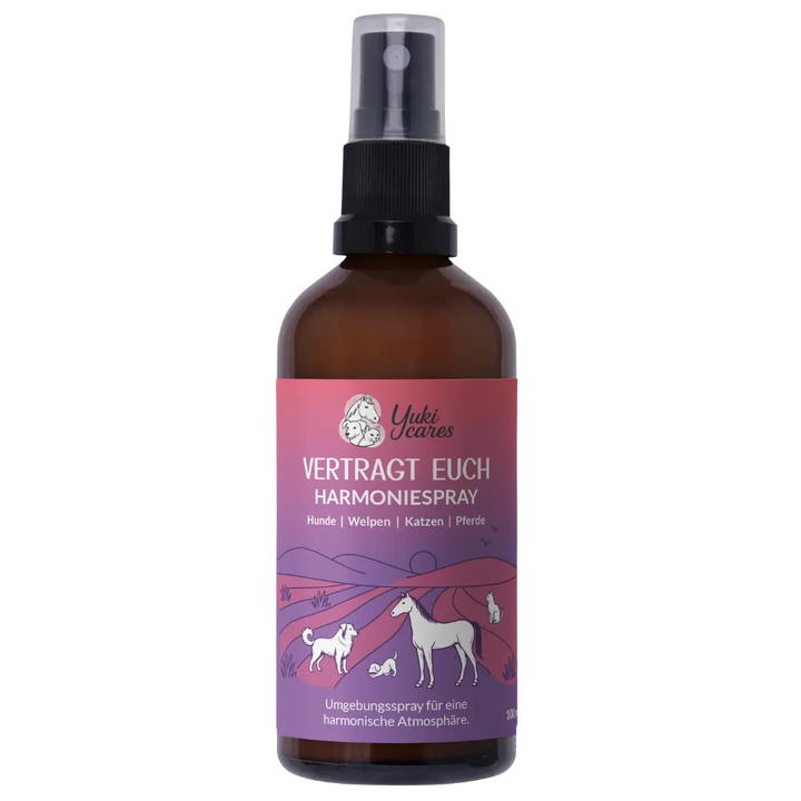 Braune Flasche mit rosa Etikett zeigt ein Harmoniespray für Hunde, Welpen, Katzen und Pferde von Yuki Cares.