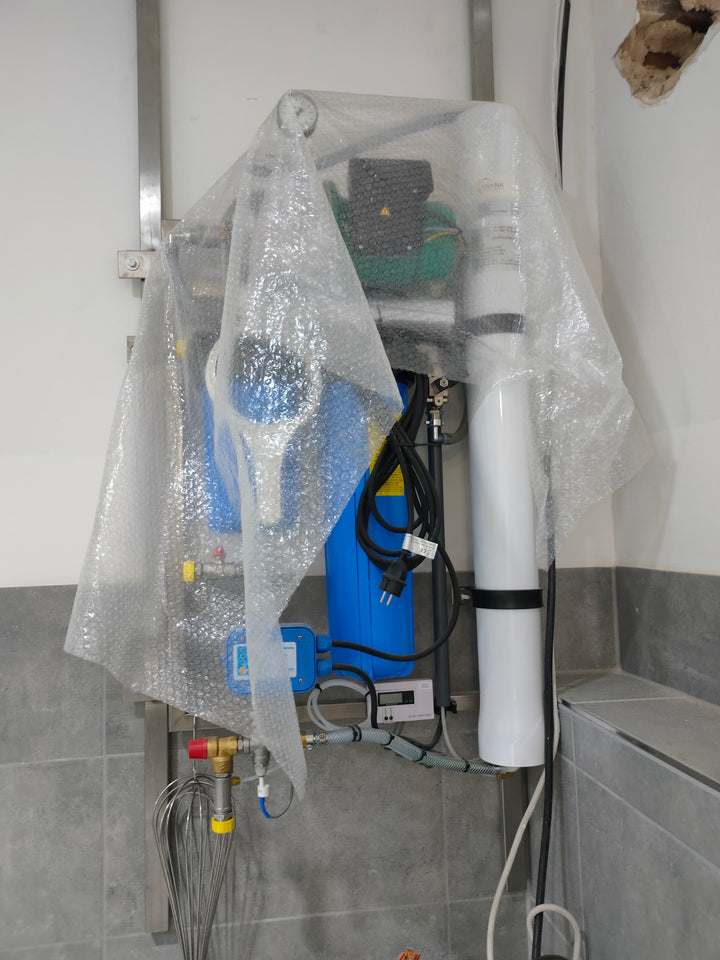ASANA RO 06 Umkehrosmoseanlage 350 l/h mit 200-Liter-Tank – nie in Betrieb, Baujahr 2021