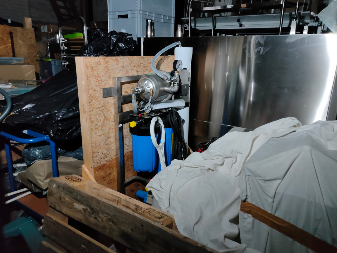 ASANA RO 06 Umkehrosmoseanlage 350 l/h mit 200-Liter-Tank – nie in Betrieb, Baujahr 2021