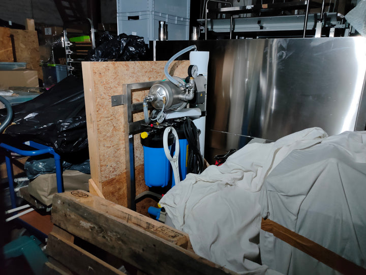 ASANA RO 06 Umkehrosmoseanlage 350 l/h mit 200-Liter-Tank – nie in Betrieb, Baujahr 2021