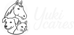 Ein Logo zeigt die Köpfe eines Pferdes, Hundes und einer Katze neben dem Schriftzug "Yuki Cares" auf buntem Hintergrund.