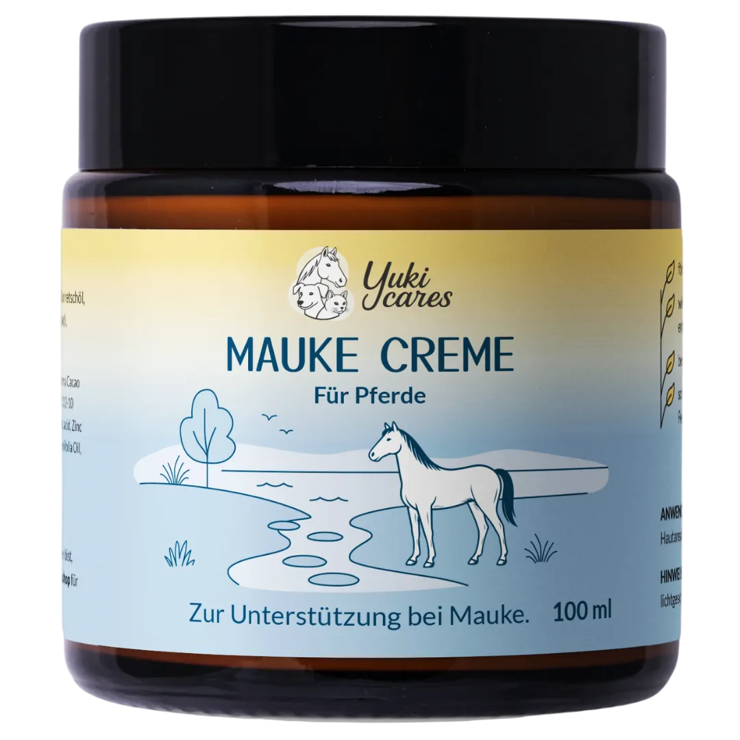 Ein braunes Glasgefäß mit "Mauke Creme für Pferde" von Yuki Cares zeigt eine Illustration eines Pferdes in einer Landschaft.