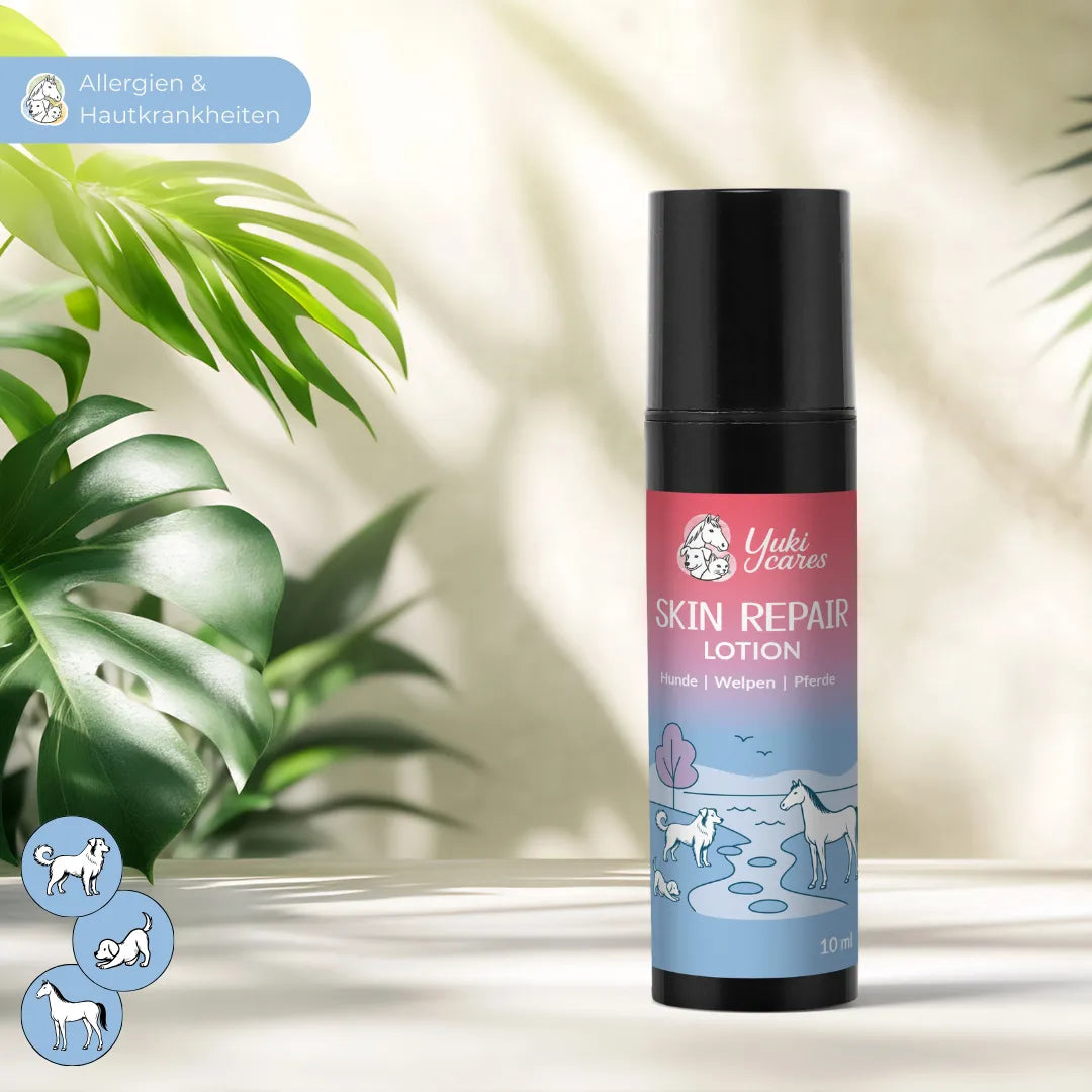 Eine Flasche Yuki Cares Skin Repair Lotion steht neben grünen Pflanzen, geeignet für Hunde, Welpen und Pferde.